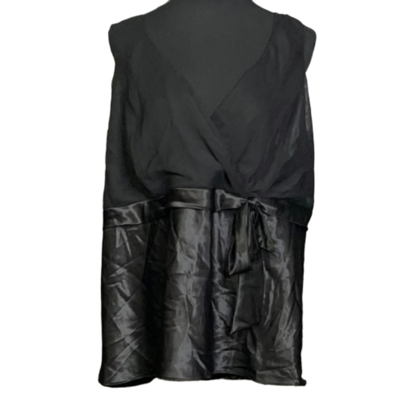 Lane Bryant Tops - 💥5/$25💥 NWT Lane Bryant Black Crossover Top 28